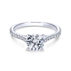 Platinum Round Diamond Engagement Ring thumbnail 1